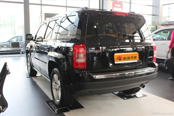 2014款自由客2.4L豪华导航版