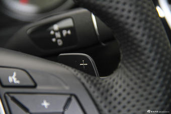 2015款奔驰E320L 3.0T自动运动型