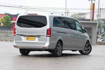 2016款奔驰V级 V260 2.0T自动尊贵加长版