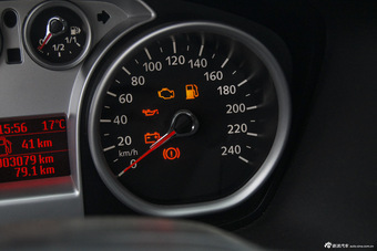 2013款福克斯两厢经典1.8L自动百万纪念款