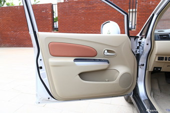 2014款启辰D50精彩版