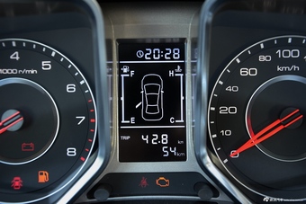 2015款众泰大迈X5 1.5T手动尊贵型