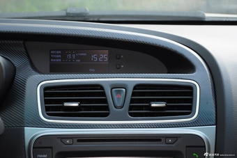 2015款海马福美来1.6L自动品尚型