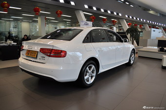 2013款奥迪A4L 30 TFSI 手动舒适型