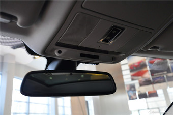 2014款揽胜极光2.0T 5门耀动版