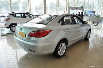 2014款逸动1.6L手动豪华型