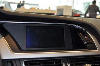 2013款奥迪A4L 30 TFSI 手动舒适型