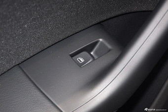 2012款奥迪Q3 35TFSI舒适型