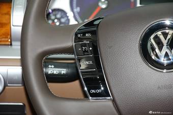 2014款辉腾3.0L自动商务型到店实拍