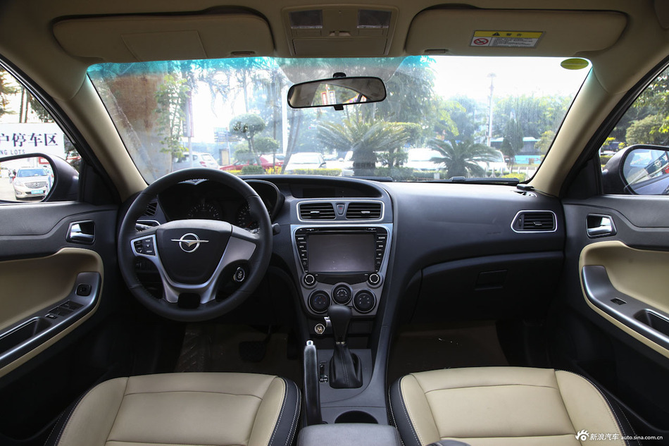 2015款海马福美来1.5T自动品尚型