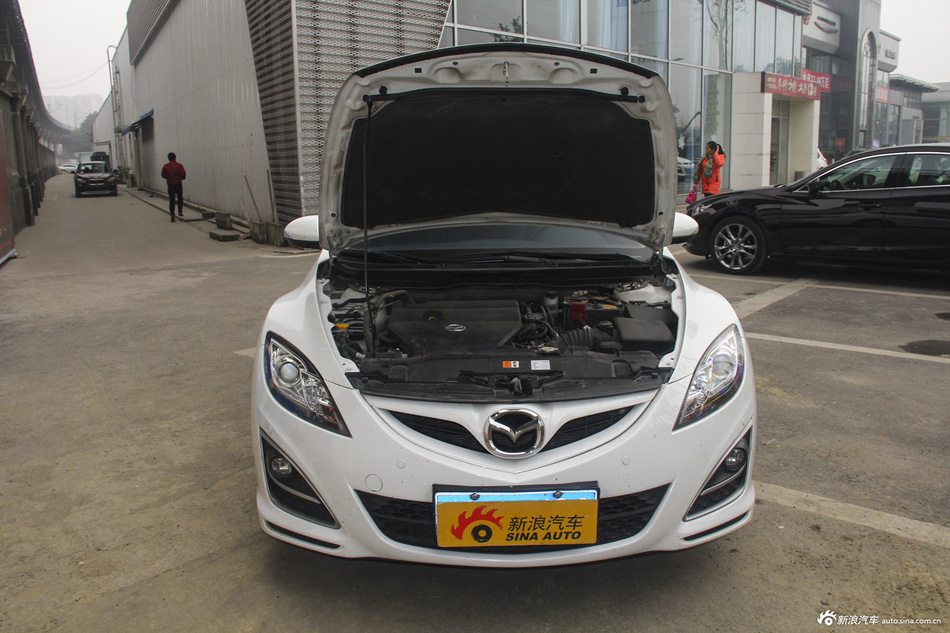 2015款睿翼轿跑2.0L自动豪华版