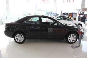 2013款马自达6 2.0L自动时尚型