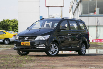 2016款宝骏730 1.8L手动豪华型 7座
