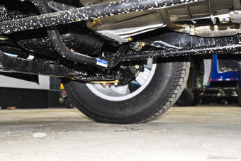 2015款骐铃T7 2.8T手动两驱尊贵版加长轴距JE493ZLQ4CB