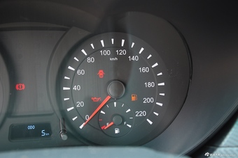 2015款海马福美来1.6L手动智尚型