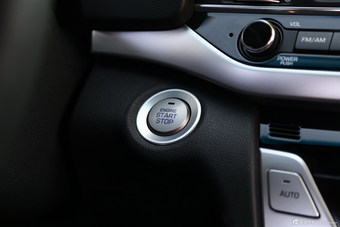 2016款领动1.6L自动智炫旗舰型