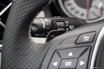 2015款 奔驰GLA220 4MATIC时尚型