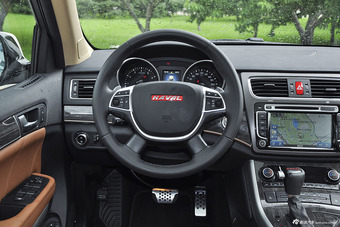 2015款哈弗H8 2.0T四驱尊贵型