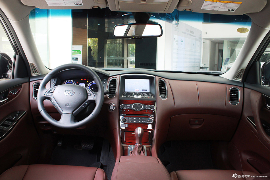 2013款英菲尼迪QX50到店实拍