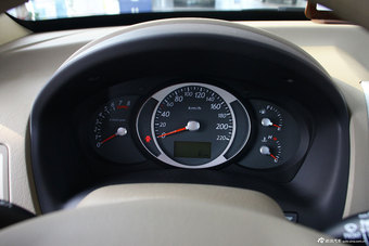 2013款途胜2.0L两驱手动时尚型