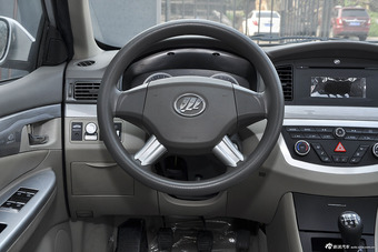 2012款力帆620 1.5L手动基本型