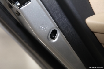 2013款奇瑞E3 1.5手动风尚版