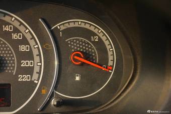 2015款五菱征程1.5L七座舒适版到店实拍