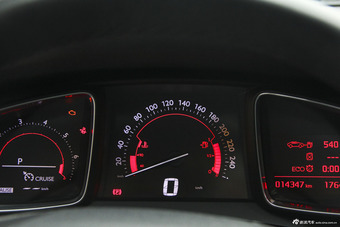 2014款DS 6 1.6T尊享版THP160