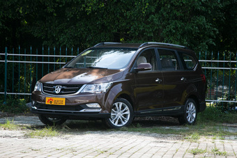 2016款宝骏730 1.5L手动舒适版 7座