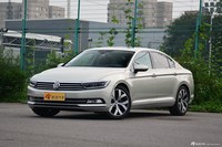2017款迈腾2.0T自动380TSI DSG 旗舰型