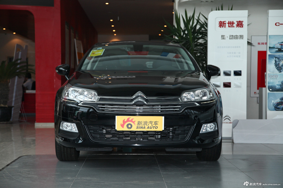 2013款东风雪铁龙C5 2.0L自动尊享型