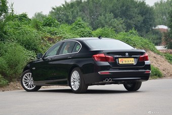 2017款宝马5系2.0T自动528Li豪华设计套装