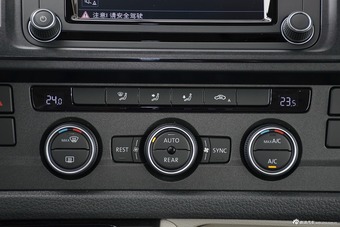 2016款凯路威2.0T自动四驱舒适版9座