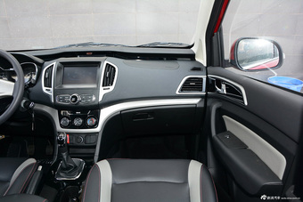 2015款北汽幻速H3 1.5L豪华型