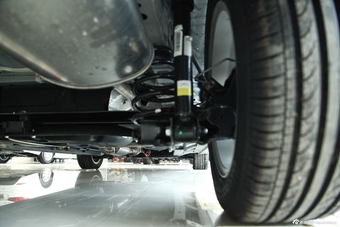 2013款北京汽车E系列1.5L自动乐尚版三厢图片