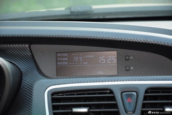 2015款海马福美来1.6L自动品尚型