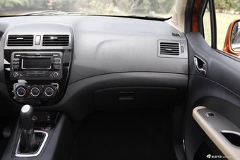 2014款景逸X3 1.5L手动尊享型