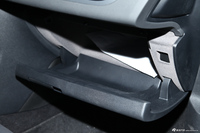 2013款东风雪铁龙C5 2.0L自动尊享型