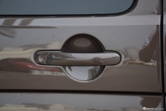 2016款凯路威2.0T自动四驱舒适版9座