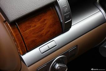 2014款辉腾3.0L自动商务型到店实拍