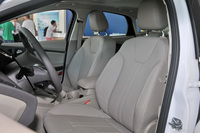 2012款福克斯三厢1.6L自动尊贵型