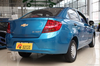 2013款雪佛兰赛欧三厢1.2L手动时尚幸福版