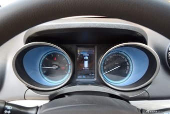 2016款凯翼V3 1.5L手动智联II导航版