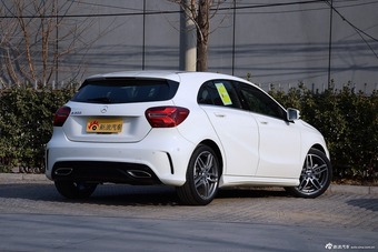 2016款奔驰A级 A200 1.6T自动时尚型