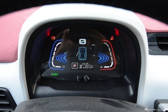 2016款众泰E200科技版