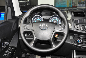 2015款骐铃T7 2.8T手动两驱舒适版标准轴距JE493ZLQ4CB