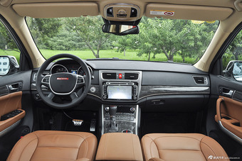 2015款哈弗H8 2.0T自动四驱尊贵型图片