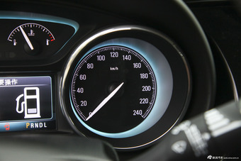 2016款昂科威1.5T自动两驱精英型20T