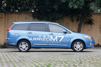 2015款艾瑞泽M7 2.0L自动宽享版232座