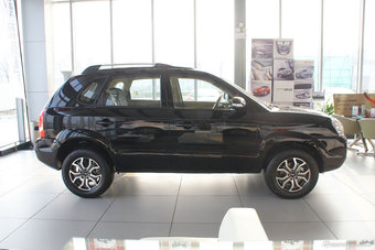 2013款途胜2.0L两驱手动时尚型